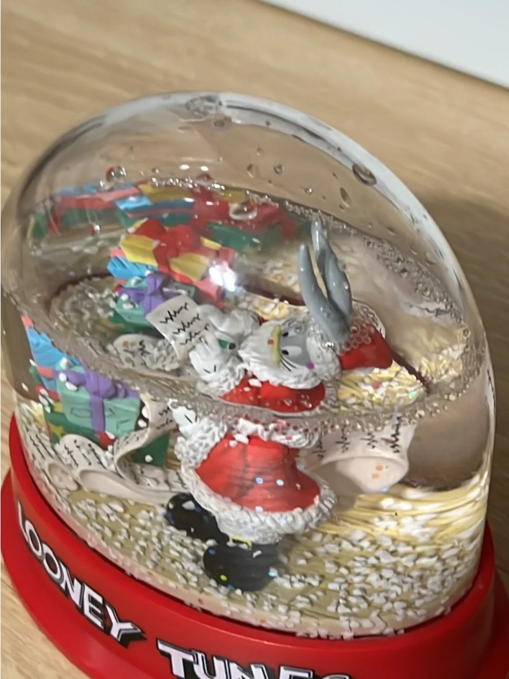 Vintage Christmas Looney Tunes bugs bunny snow globe